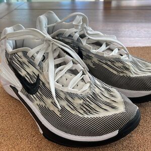 Nike G.T. Cut 2 White/Black Men's Basketball running sneakers size 7.5